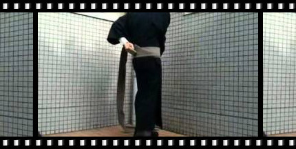 youtube thumbnail of wearing tabi