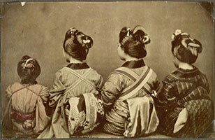 Old photo Japan of backview of 3 women and girl in kimono